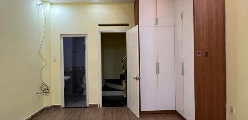 NHỈNH 7 TỶ CÓ NGAY NHÀ ĐẸP 5 TẦNG NGANG 4.4m 30m2 TẠI NHIÊU TỨ PN